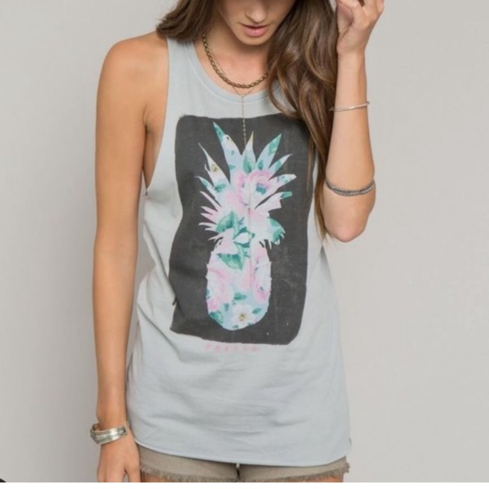O’Neil pineapple tank top
